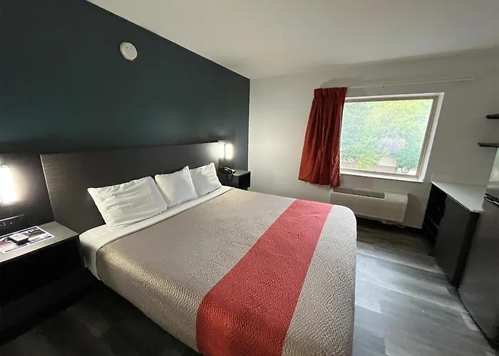 Hotel 6 Urbana, Il 2*